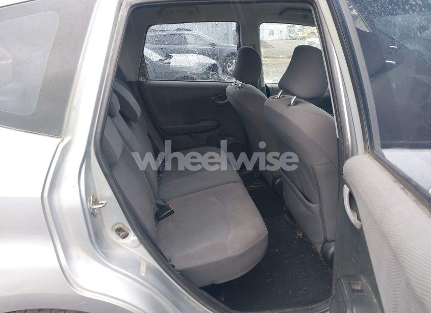 Photo 8 of 2011 Honda Fit (VIN JHMGE8G30BC016794)