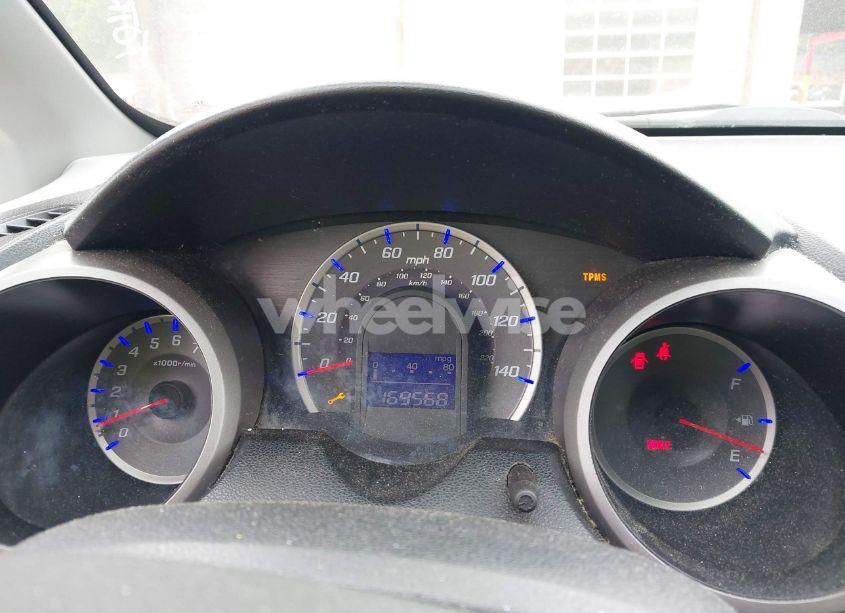 Photo 7 of 2011 Honda Fit (VIN JHMGE8G33BS011112)