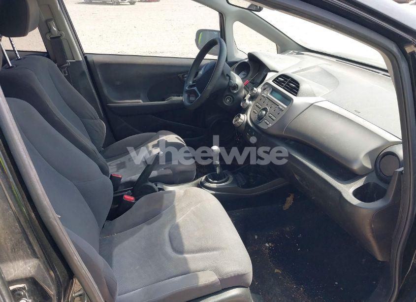 Photo 5 of 2011 Honda Fit (VIN JHMGE8G3XBS000995)