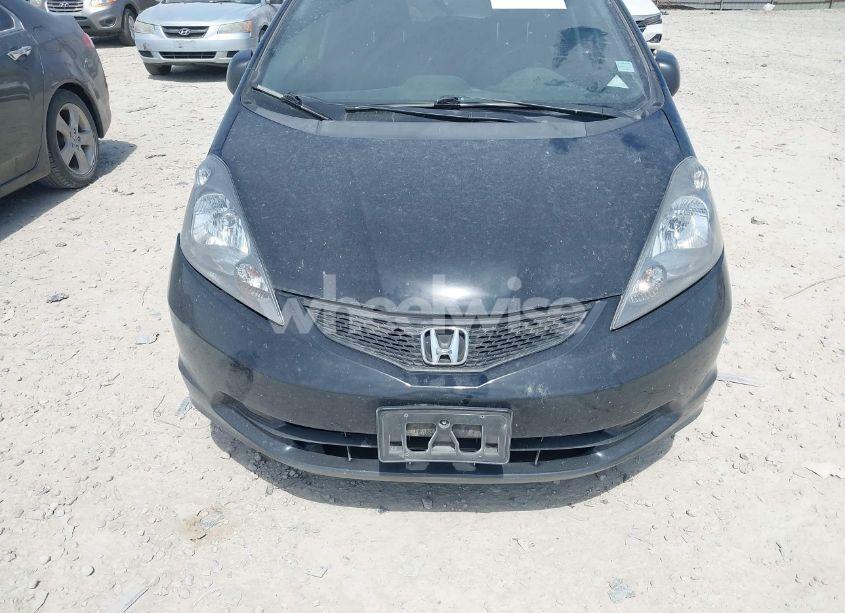 Photo 6 of 2011 Honda Fit (VIN JHMGE8G3XBS000995)
