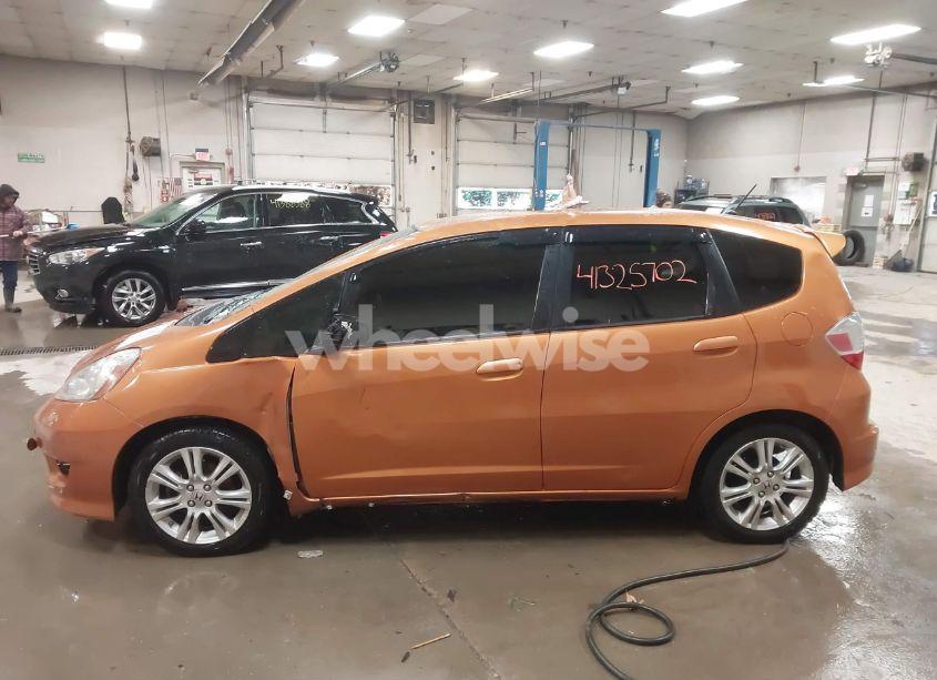 Photo 16 of 2010 Honda Fit SPORT (VIN JHMGE8G45AS013743)
