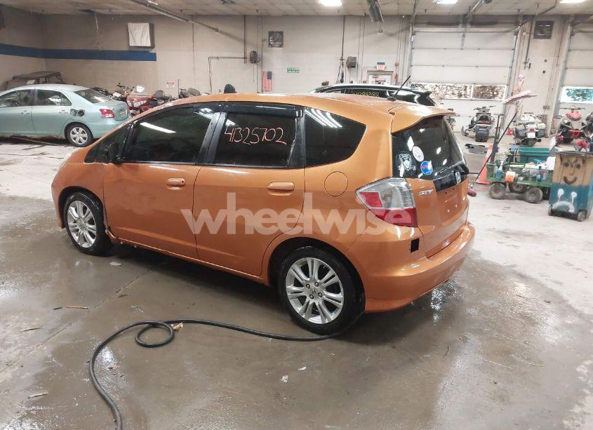 Photo 3 of 2010 Honda Fit SPORT (VIN JHMGE8G45AS013743)