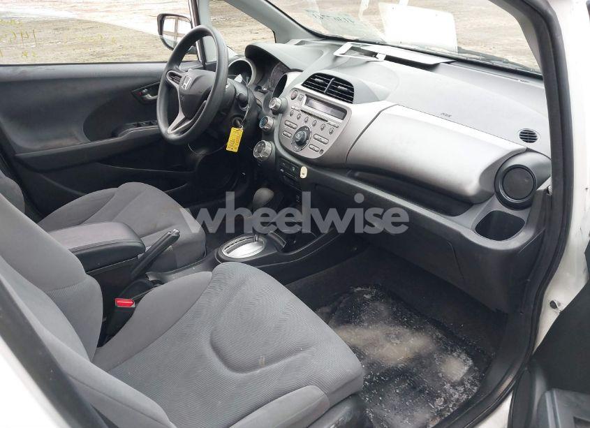 Photo 5 of 2010 Honda Fit (VIN JHMGE8H20AS006132)