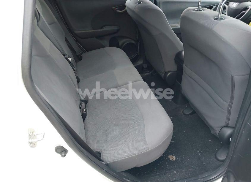 Photo 8 of 2010 Honda Fit (VIN JHMGE8H20AS006132)