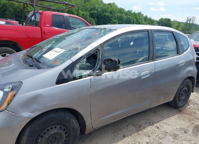 Photo 6 of 2010 Honda Fit (VIN JHMGE8H21AC029882)