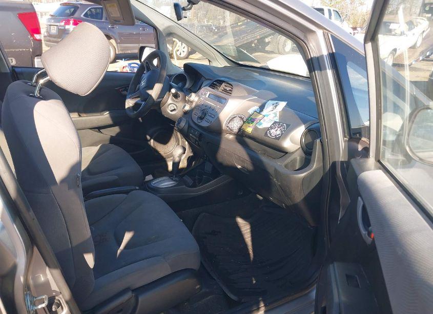 Photo 5 of 2010 Honda Fit (VIN JHMGE8H22AS002812)