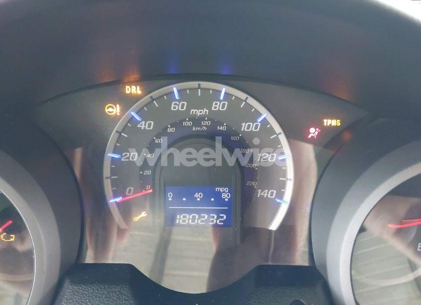 Photo 7 of 2010 Honda Fit (VIN JHMGE8H26AC004539)