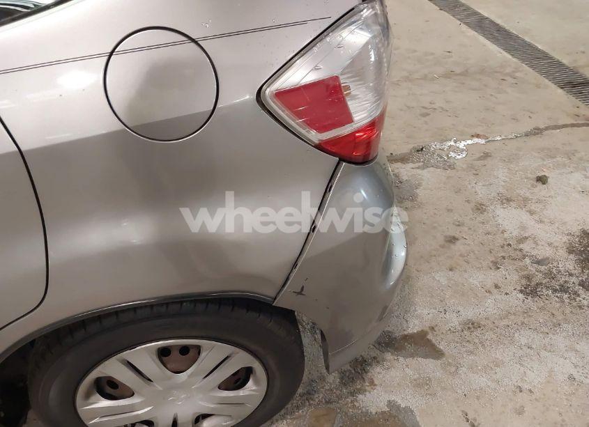 Photo 14 of 2010 Honda Fit (VIN JHMGE8H28AS010624)