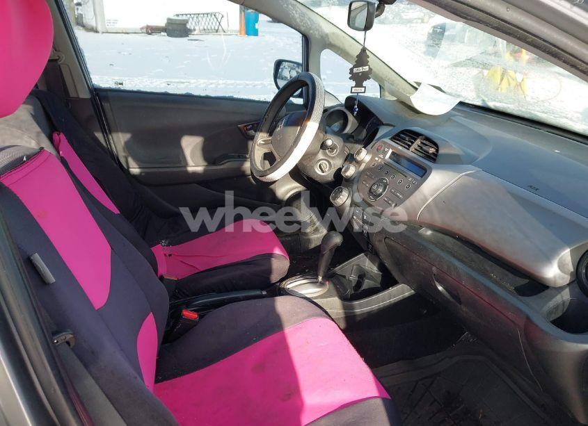 Photo 5 of 2010 Honda Fit (VIN JHMGE8H29AC008617)