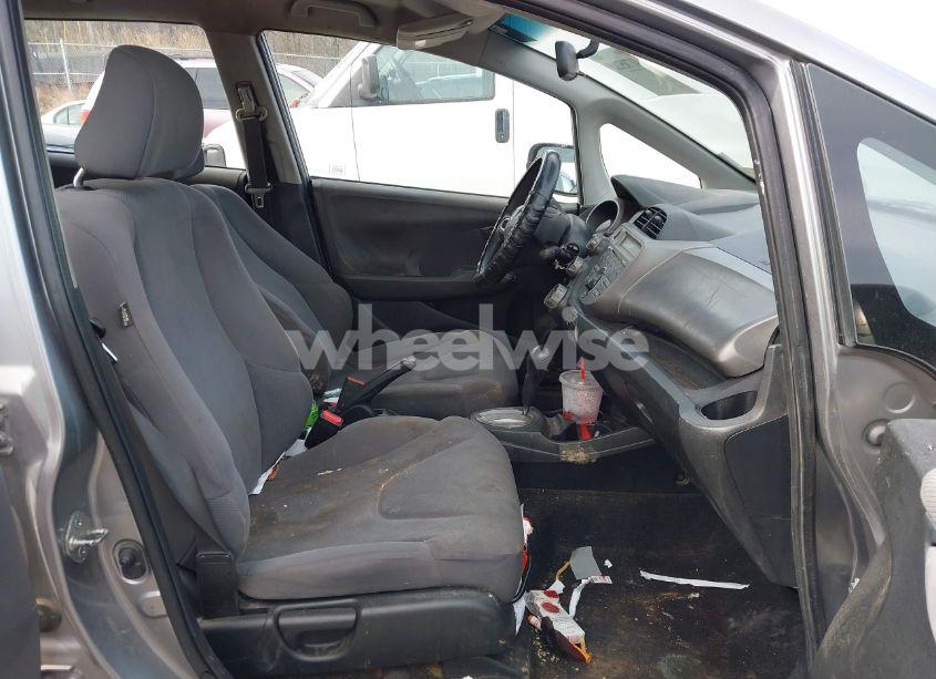Photo 5 of 2010 Honda Fit (VIN JHMGE8H29AS011832)