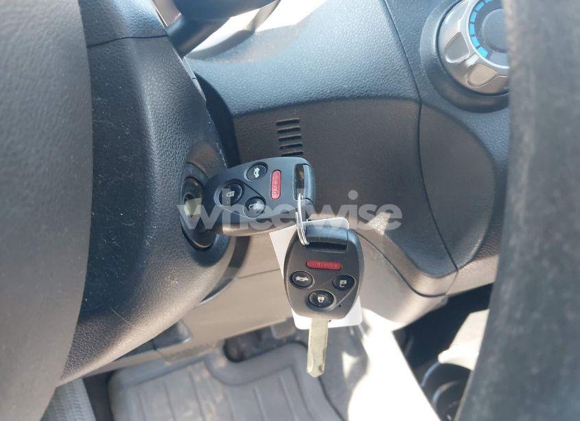Photo 11 of 2010 Honda Fit (VIN JHMGE8H2XAC029511)