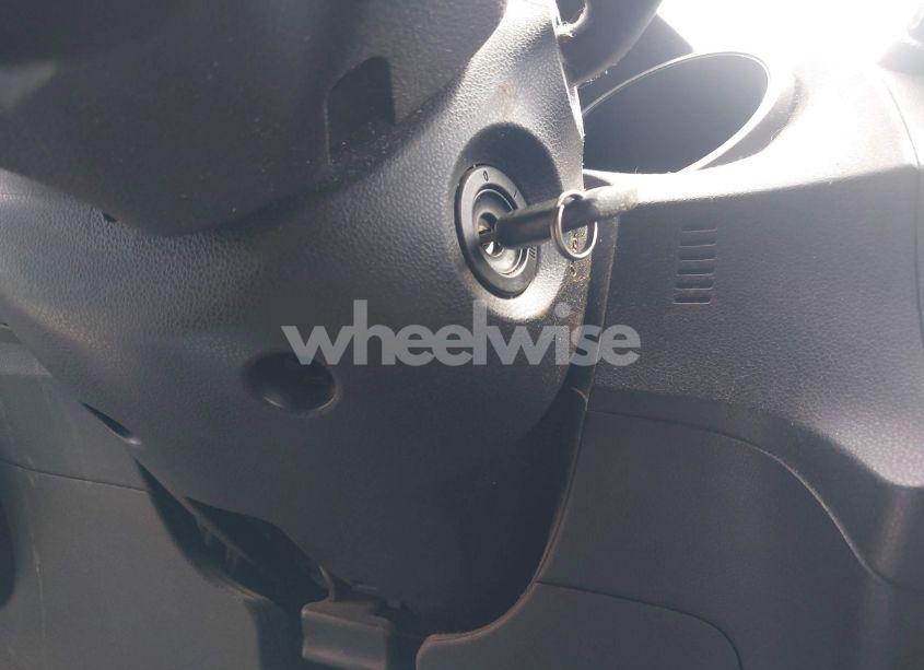 Photo 11 of 2010 Honda Fit (VIN JHMGE8H2XAS020698)