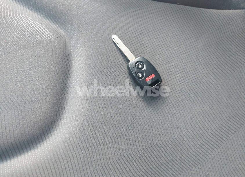 Photo 11 of 2011 Honda Fit (VIN JHMGE8H30BC011383)