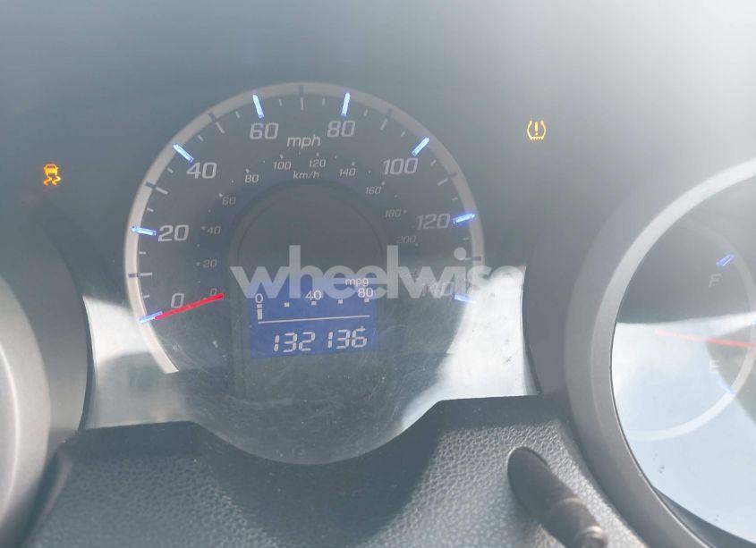 Photo 7 of 2011 Honda Fit (VIN JHMGE8H30BC011383)