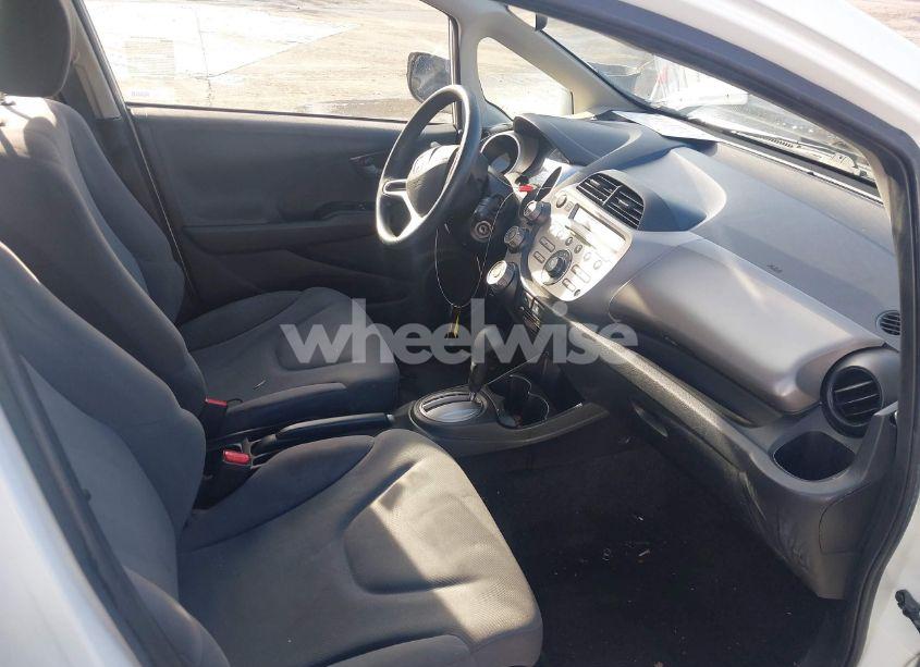 Photo 5 of 2013 Honda Fit (VIN JHMGE8H30DC005067)