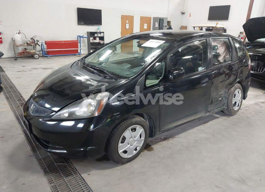 Photo 2 of 2013 Honda Fit (VIN JHMGE8H30DC024282)