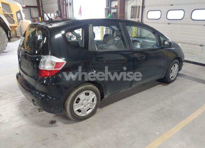 Photo 4 of 2013 Honda Fit (VIN JHMGE8H30DC024282)