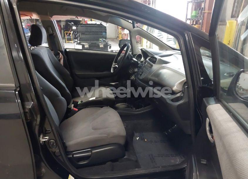 Photo 5 of 2013 Honda Fit (VIN JHMGE8H30DC024282)