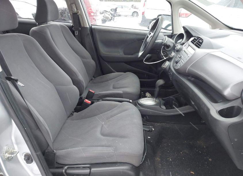 Photo 5 of 2013 Honda Fit (VIN JHMGE8H30DC070940)
