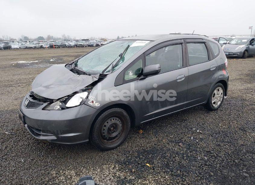 Photo 2 of 2013 Honda Fit (VIN JHMGE8H31DC047585)