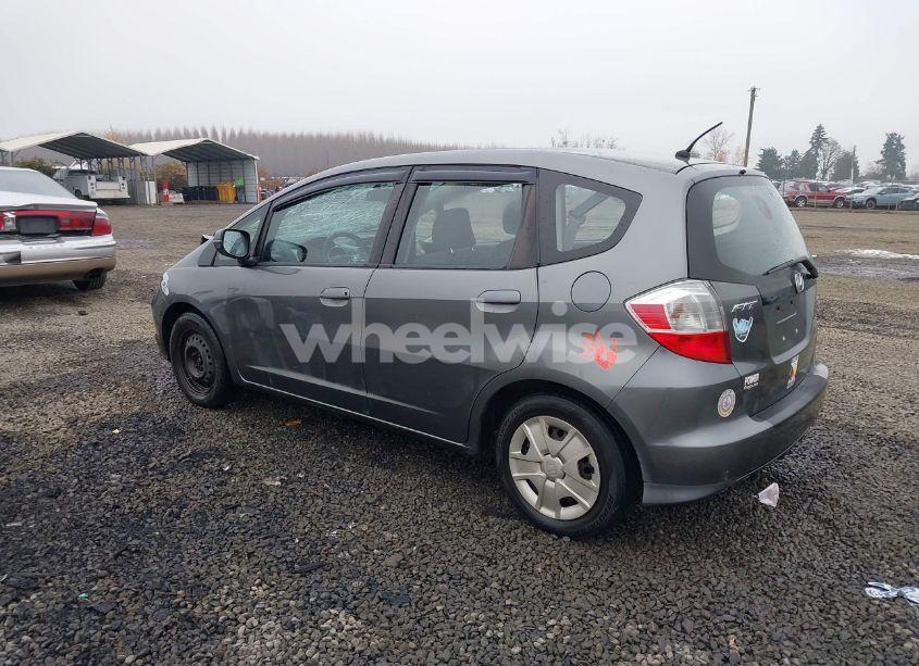 Photo 3 of 2013 Honda Fit (VIN JHMGE8H31DC047585)