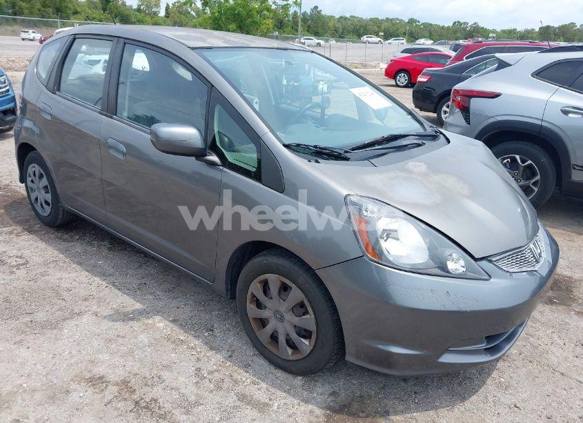 2013 Honda Fit (VIN JHMGE8H31DC058246) main photo