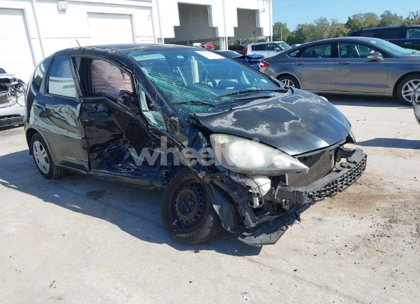 2011 Honda Fit (VIN JHMGE8H32BC015001) main photo