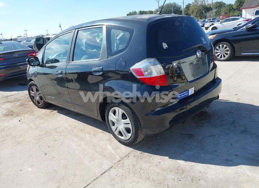 Photo 3 of 2011 Honda Fit (VIN JHMGE8H32BC015001)