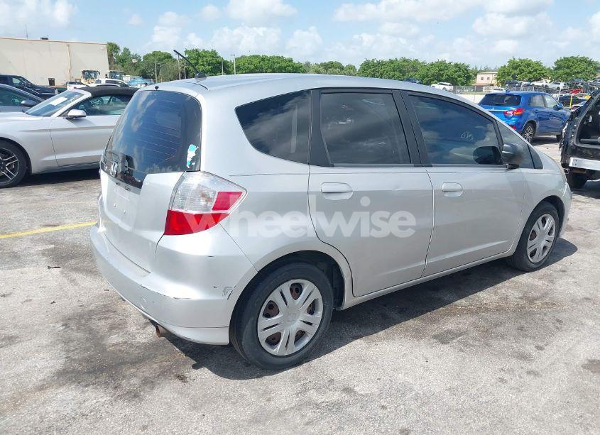 Photo 4 of 2011 Honda Fit (VIN JHMGE8H32BC016763)