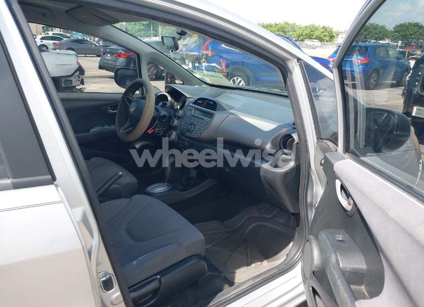 Photo 5 of 2011 Honda Fit (VIN JHMGE8H32BC016763)