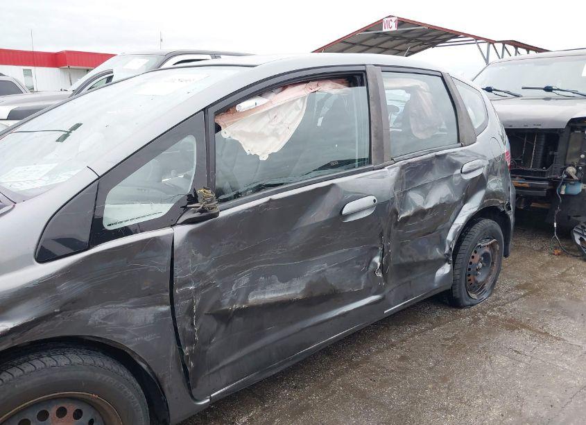 Photo 6 of 2011 Honda Fit (VIN JHMGE8H32BS005591)