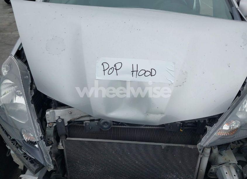 Photo 10 of 2012 Honda Fit (VIN JHMGE8H32CC001374)