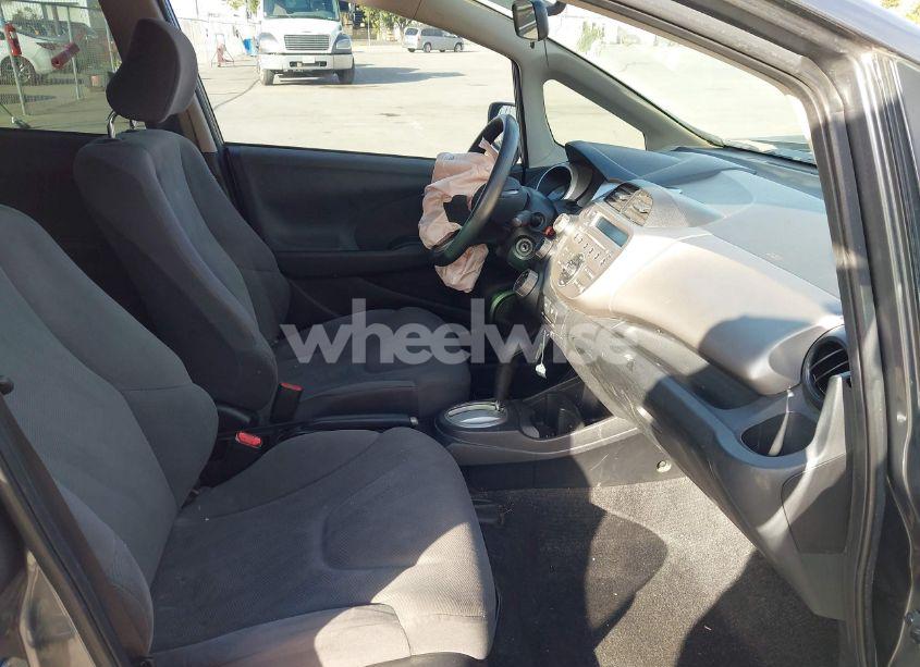 Photo 5 of 2013 Honda Fit (VIN JHMGE8H32DC018130)