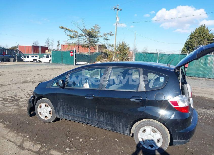 Photo 3 of 2013 Honda Fit (VIN JHMGE8H32DC034229)