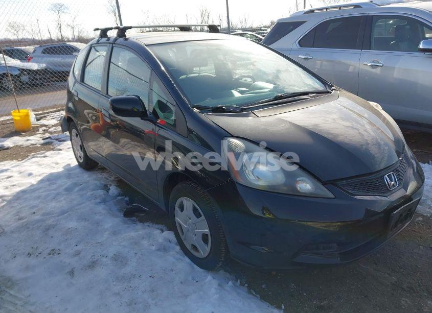 2013 Honda Fit (VIN JHMGE8H32DC035803) main photo