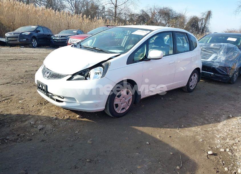 Photo 2 of 2013 Honda Fit (VIN JHMGE8H32DC036238)