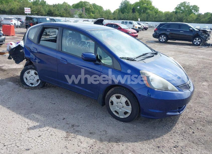 2013 Honda Fit (VIN JHMGE8H32DC046557) main photo