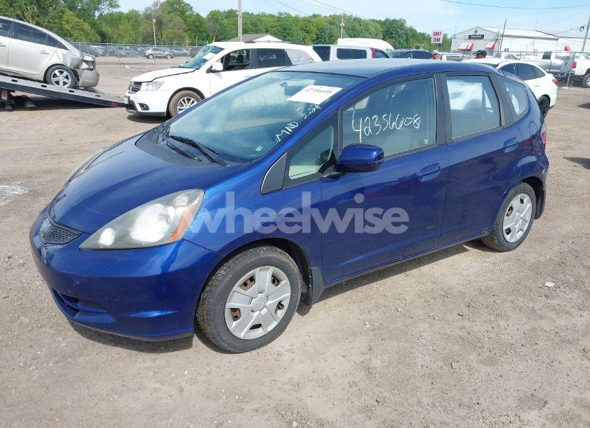 Photo 2 of 2013 Honda Fit (VIN JHMGE8H32DC046557)