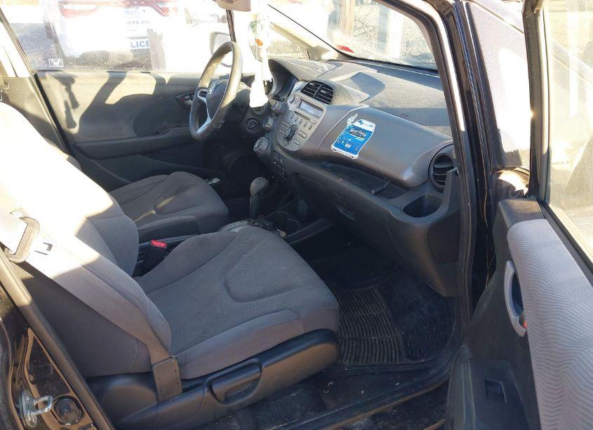 Photo 5 of 2013 Honda Fit (VIN JHMGE8H33DC015219)