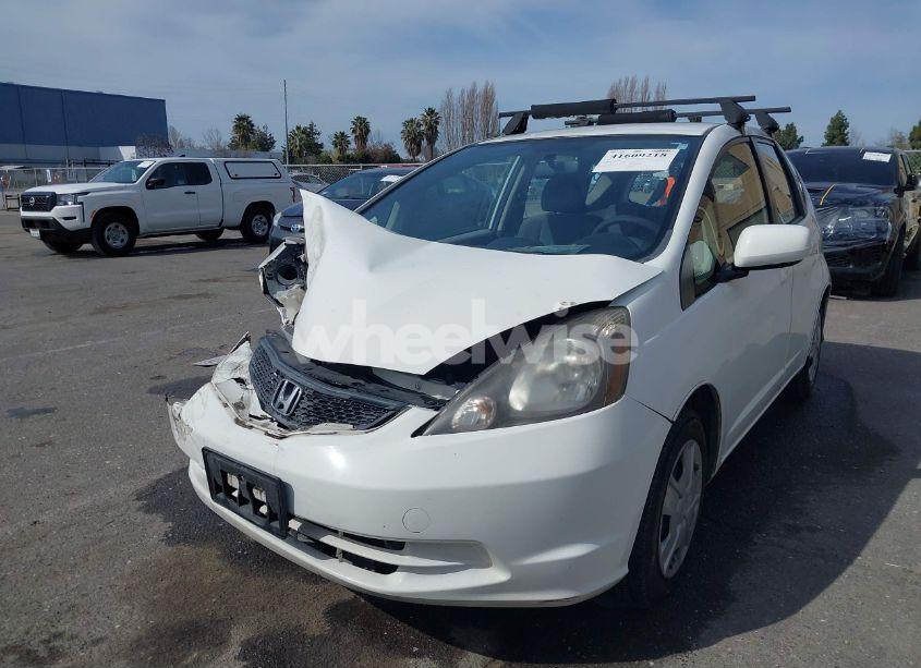Photo 2 of 2013 Honda Fit (VIN JHMGE8H33DC061679)