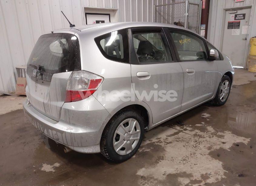 Photo 4 of 2013 Honda Fit (VIN JHMGE8H33DC071578)