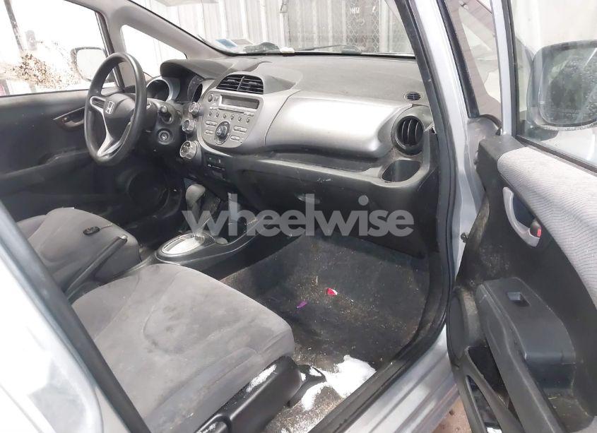 Photo 5 of 2013 Honda Fit (VIN JHMGE8H33DC071578)