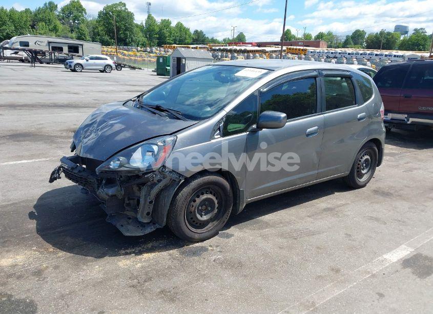 Photo 2 of 2013 Honda Fit (VIN JHMGE8H33DC079955)