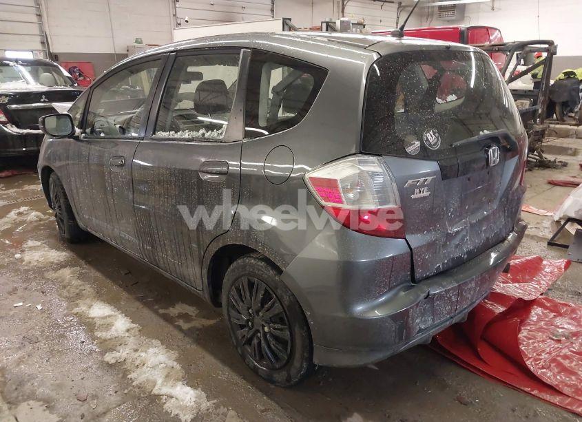 Photo 3 of 2013 Honda Fit (VIN JHMGE8H34DC075946)