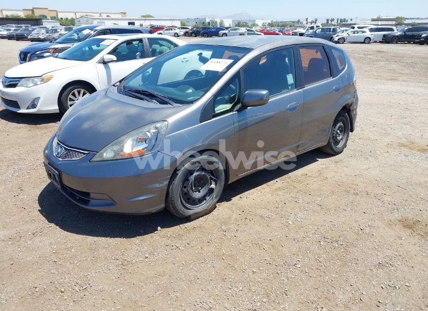 Photo 2 of 2013 Honda Fit (VIN JHMGE8H34DC082914)