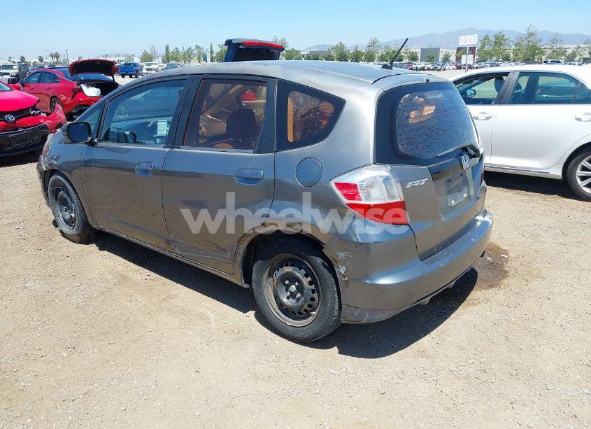 Photo 3 of 2013 Honda Fit (VIN JHMGE8H34DC082914)