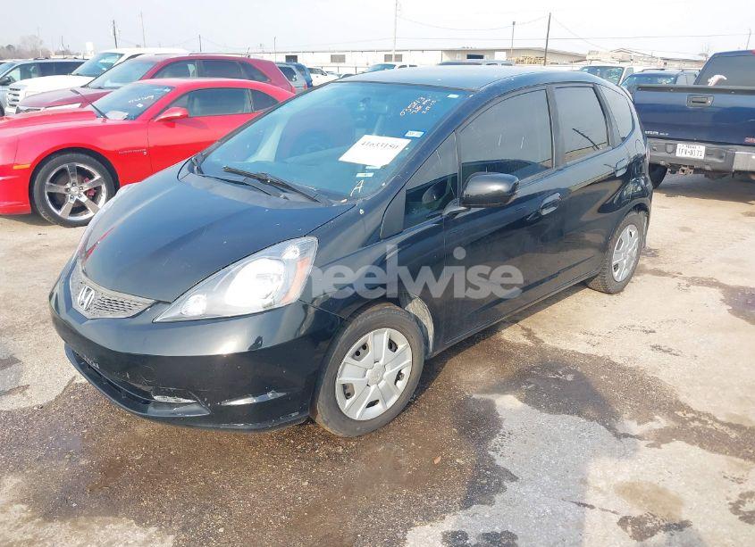 Photo 2 of 2013 Honda Fit (VIN JHMGE8H35DC035813)