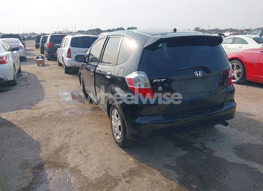 Photo 3 of 2013 Honda Fit (VIN JHMGE8H35DC035813)