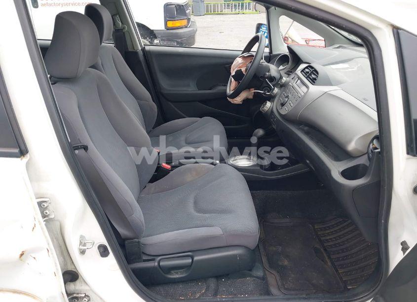 Photo 5 of 2011 Honda Fit (VIN JHMGE8H37BC025278)