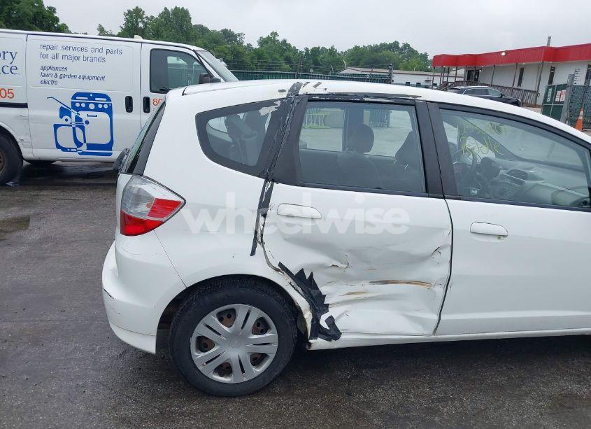 Photo 6 of 2011 Honda Fit (VIN JHMGE8H37BC025278)